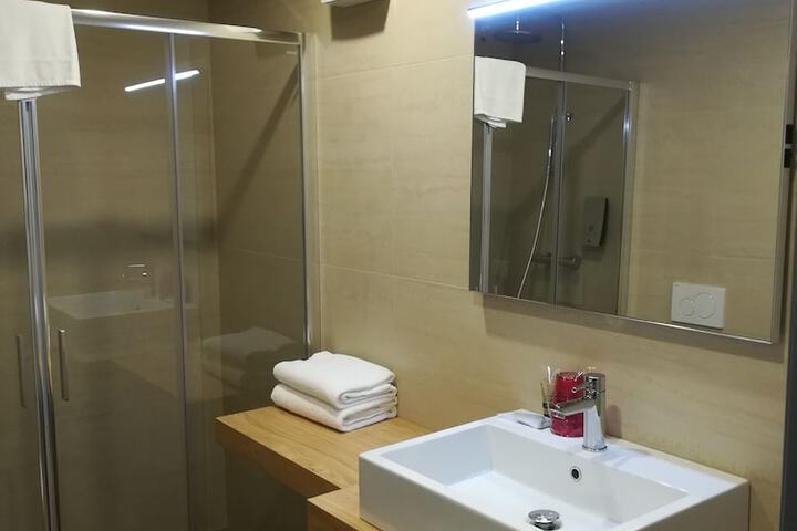Room 46 of 81