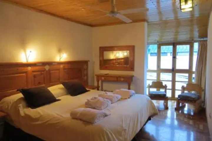 Room 4 of 20
