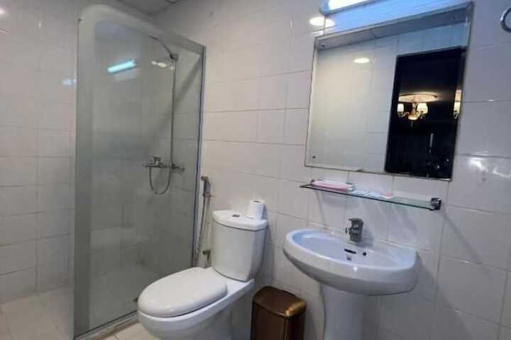 Room 14 of 16