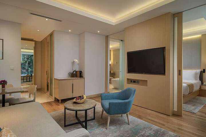 Room 15 of 48