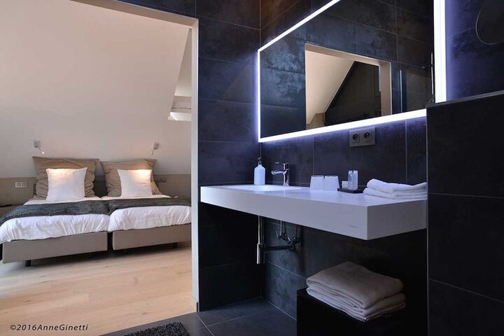Room 42 of 73