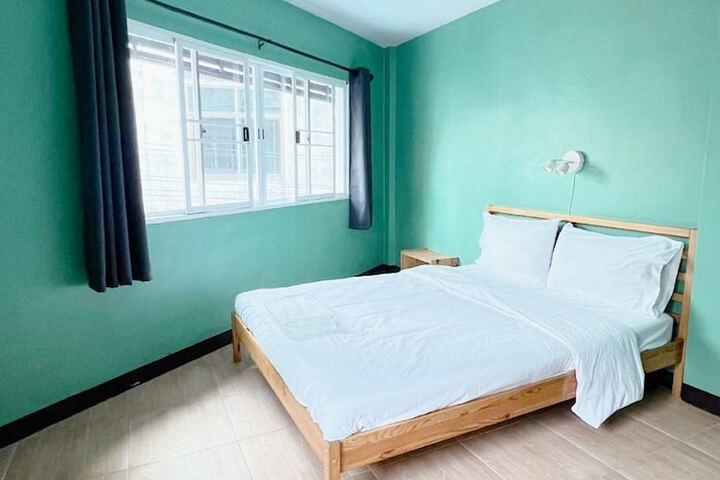 Room 3 of 6
