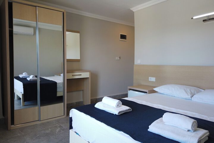 Room 11 of 31