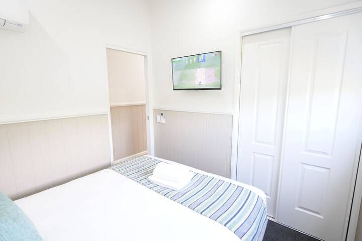 Room 35 of 126