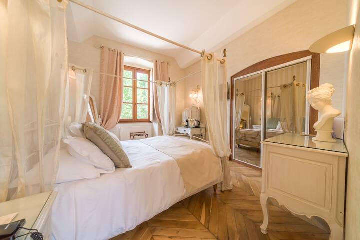 Room 3 of 58