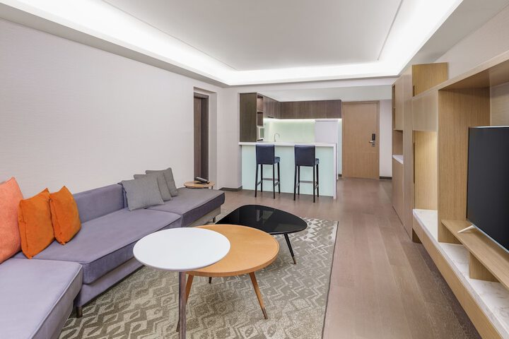 Room 16 of 40