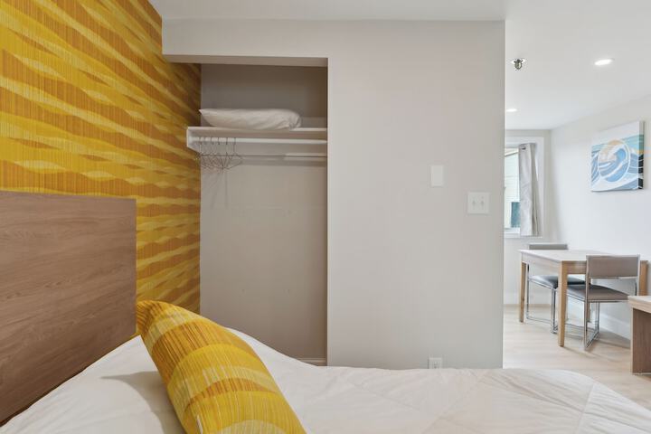 Room 9 of 44