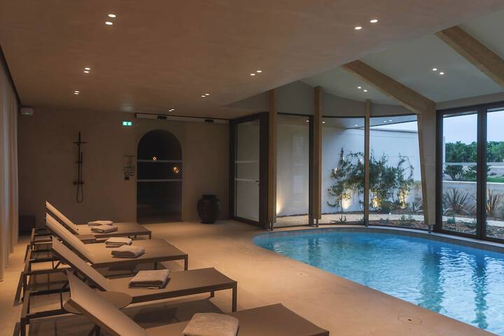 Pool 32 of 49
