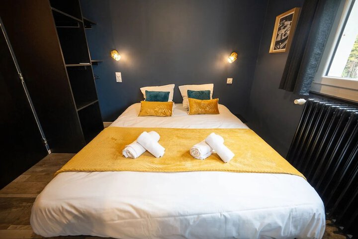 Room 26 of 46