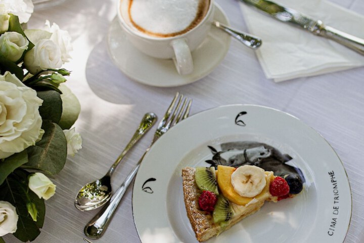 Breakfast/Coffee Service 24 of 40
