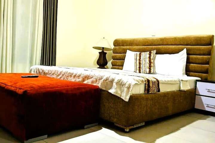 Room 13 of 39