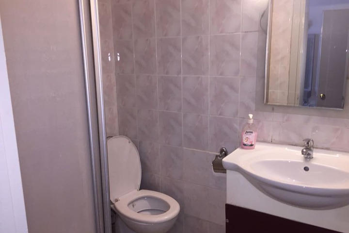 Room 11 of 29