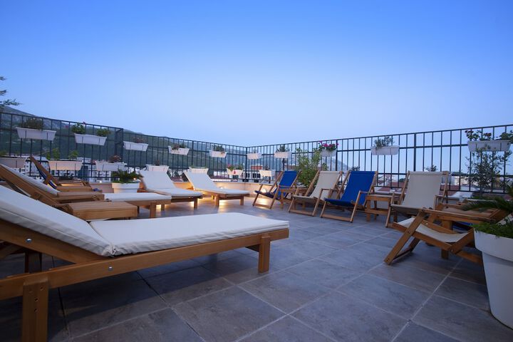 Sundeck 58 of 71