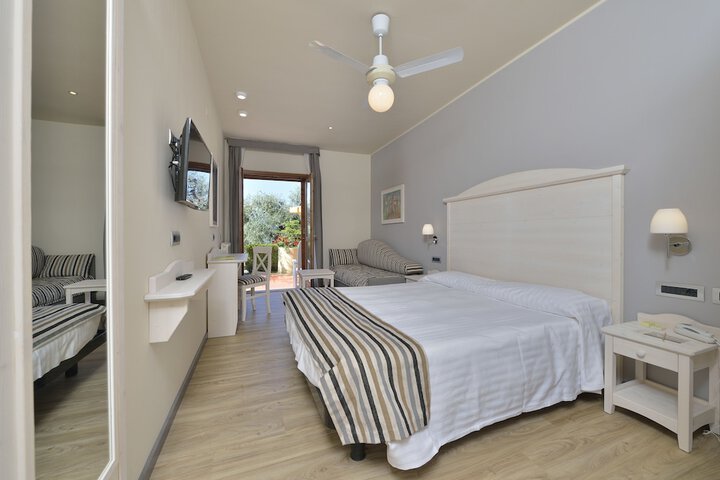 Room 7 of 75