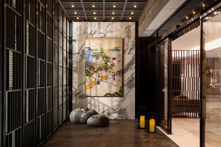 Entrance & Lobby
