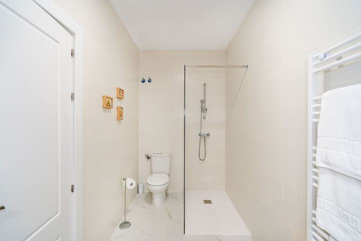 Room 53 of 62