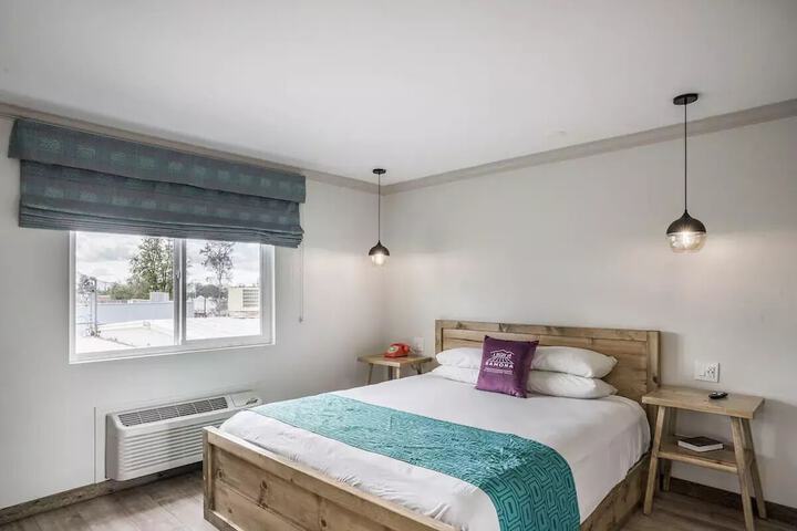 Standard | King Bed (4 of 17)
