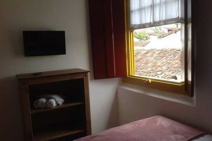 Room 12 of 32