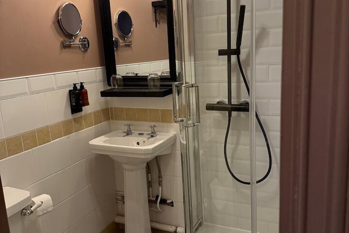 Room 20 of 42
