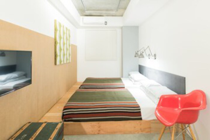 Room 22 of 214