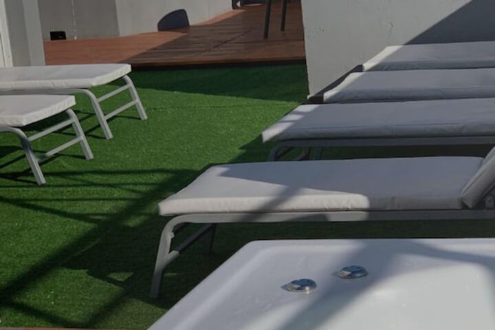 Pool 18 of 20
