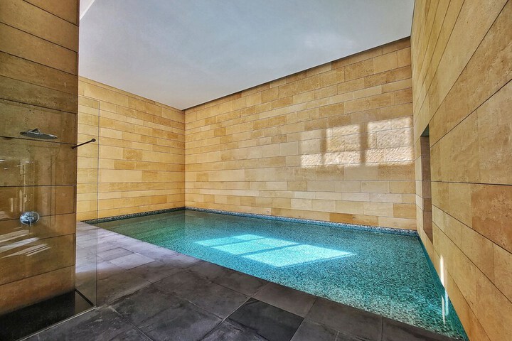 Pool 54 of 64