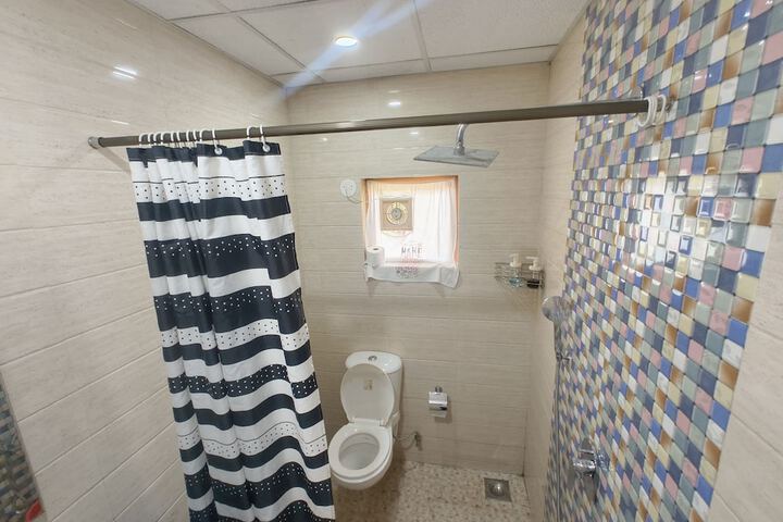 Room 16 of 27