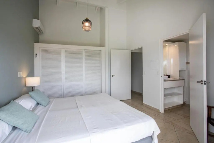 Room 2 of 20