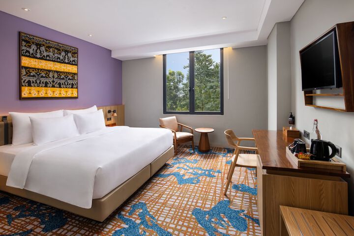 Room 6 of 25