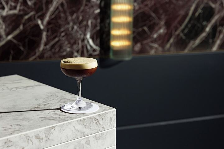 Lounge 66 of 87