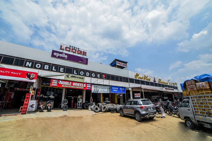 OYO 18407 Noble Lodge