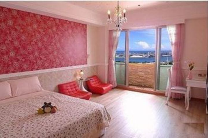 Room 8 of 27