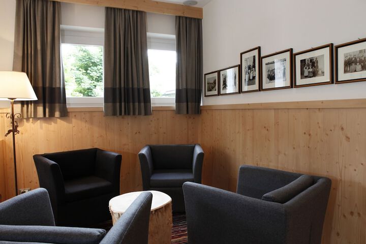 Hotel Interior 6 of 85