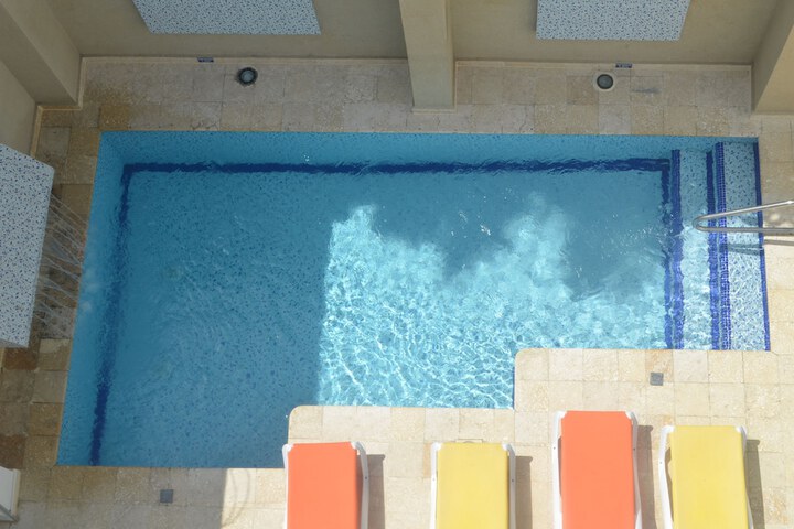 Pool Hotel