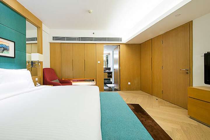 Room 13 of 95