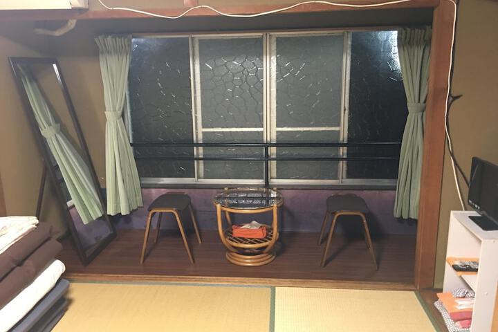 Room 10 of 29
