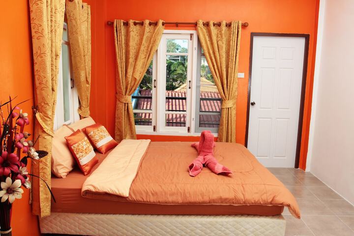 Room 6 of 17