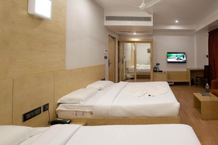 Room 4 of 15
