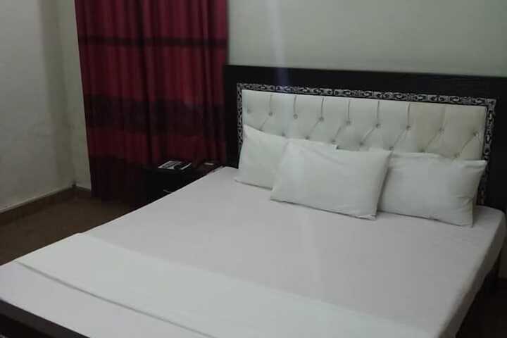 Room 8 of 39