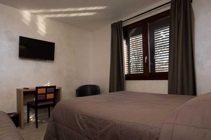 Room 15 of 51