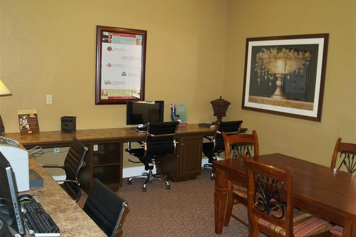 Photo of Execustay Amli at Empire Lakes