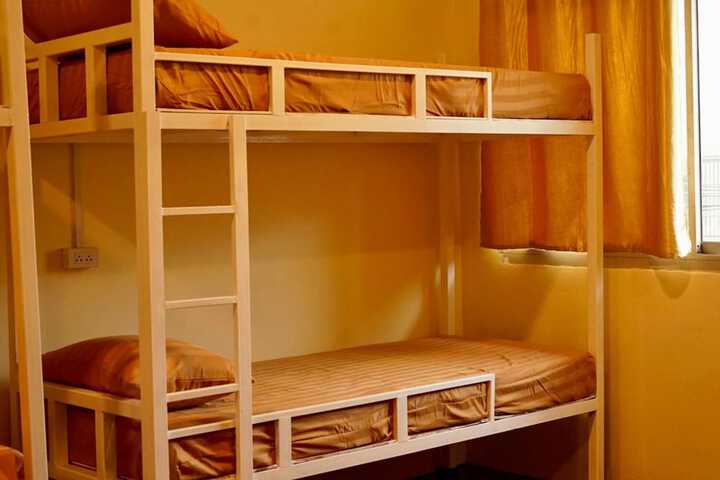 Room 7 of 11