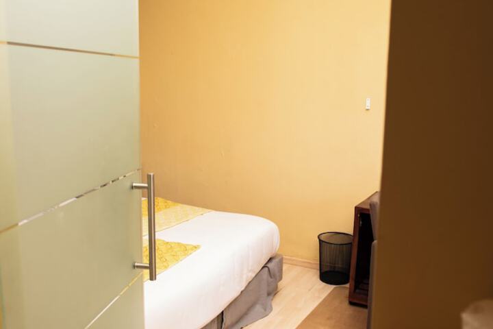 Room 19 of 39
