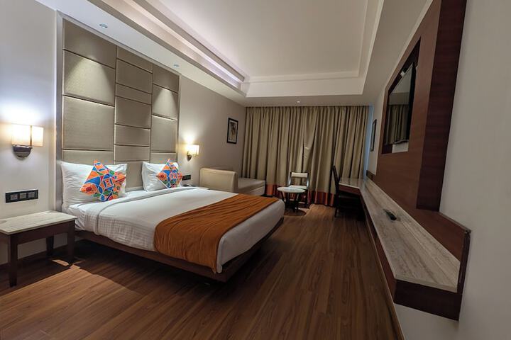 Room 8 of 15