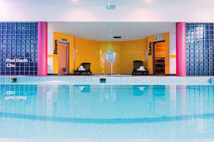 Hotel Pool