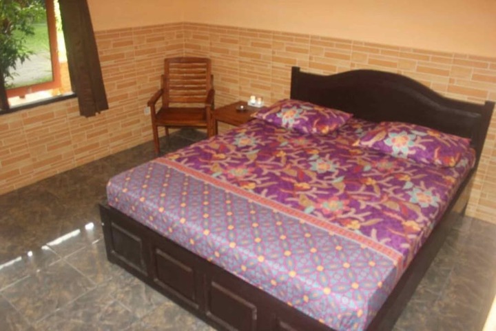 Room 6 of 10