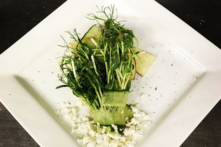 Dining 37 of 46