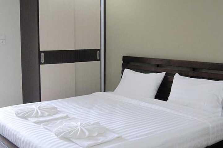 Room 4 of 14