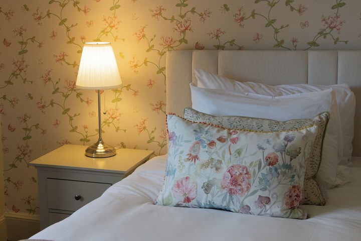 Room 18 of 158