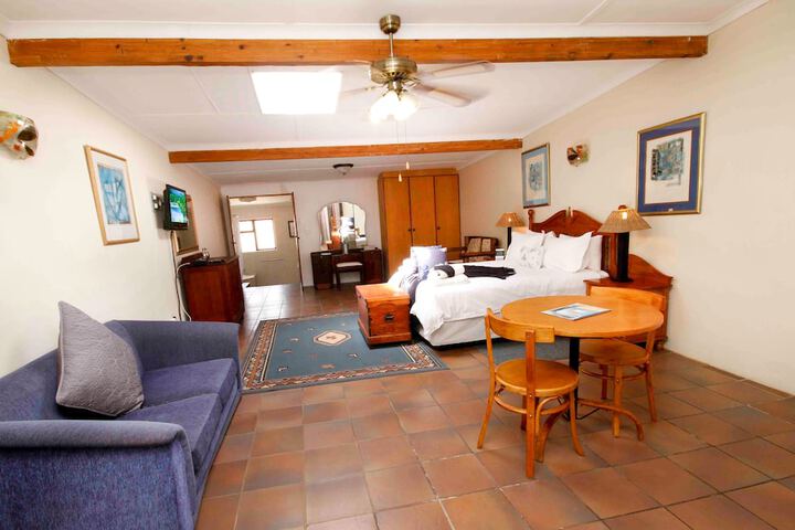 Room 2 of 85